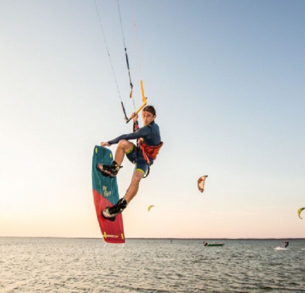 Dlaczego warto spróbować kitesurfingu?