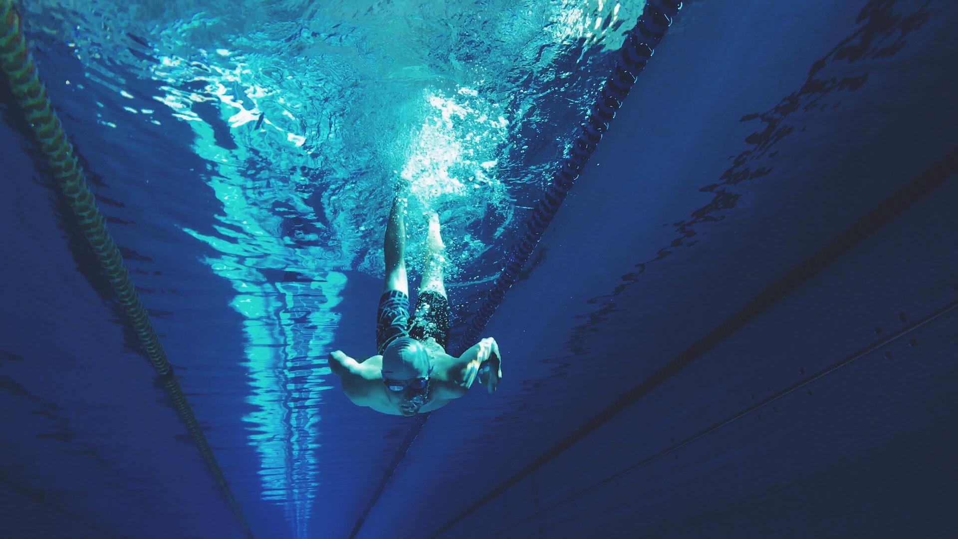 Korzyści z pływania niezależnie od poziomu sprawności