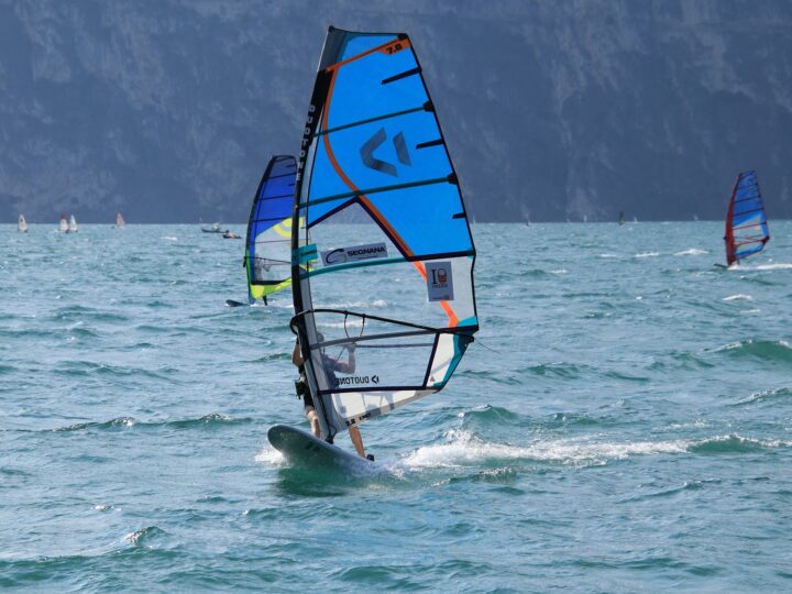 Windsurfing, a więc wyjątkowy sport wodny